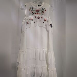 MaxSport White Sleeveless Dress with Floral Embroidery. NWOT Size 8.